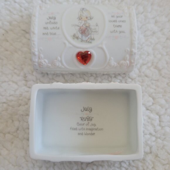 Precious Moments July Birthstone Hope Chest Gift Box - Picture 3 of 12